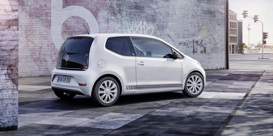  Volkswagen up! beats 2016 года  (фото 7 из 10)